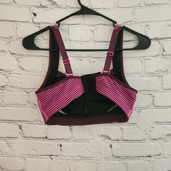 Lululemon Ta Ta Tamer II - Picture 6 of 10